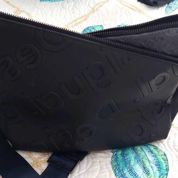 Handbag - Picture 1 of 5